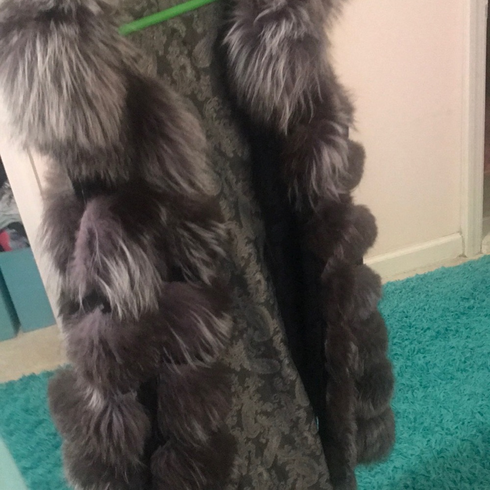 Fur coat! - Picture 4 of 4